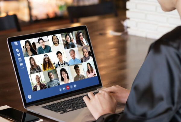 reunião por telefone