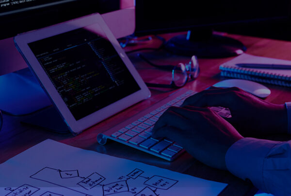 Qual a importância da integração via API?