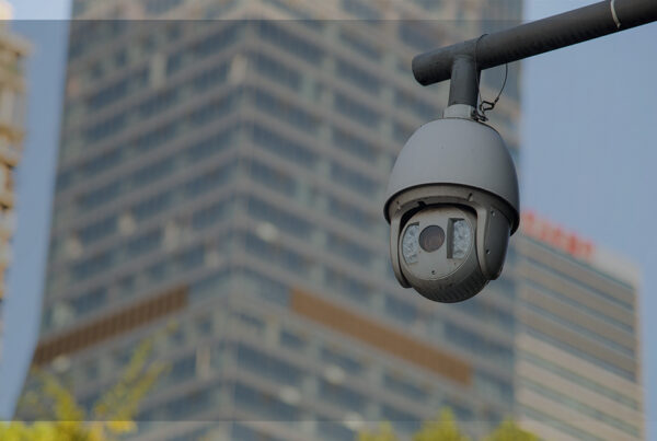 Proteção com câmeras para ambientes familiares